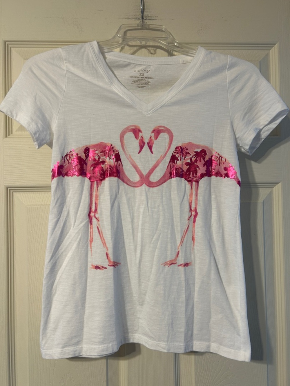 Sonoma White Short Sleeve V-Neck Tee with Pink Flamingo Graphic XS